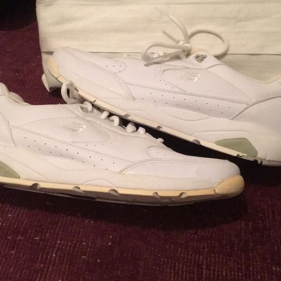 NEW BALANCE 810 WALKING SNEAKERS - Picture 3 of 5